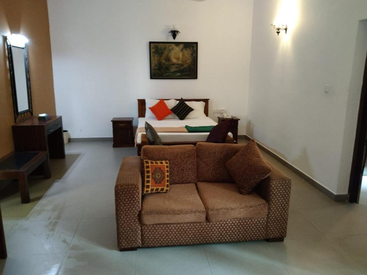 เอลเลน เพลซ Hotel โคลอมโบ ภายนอก รูปภาพ